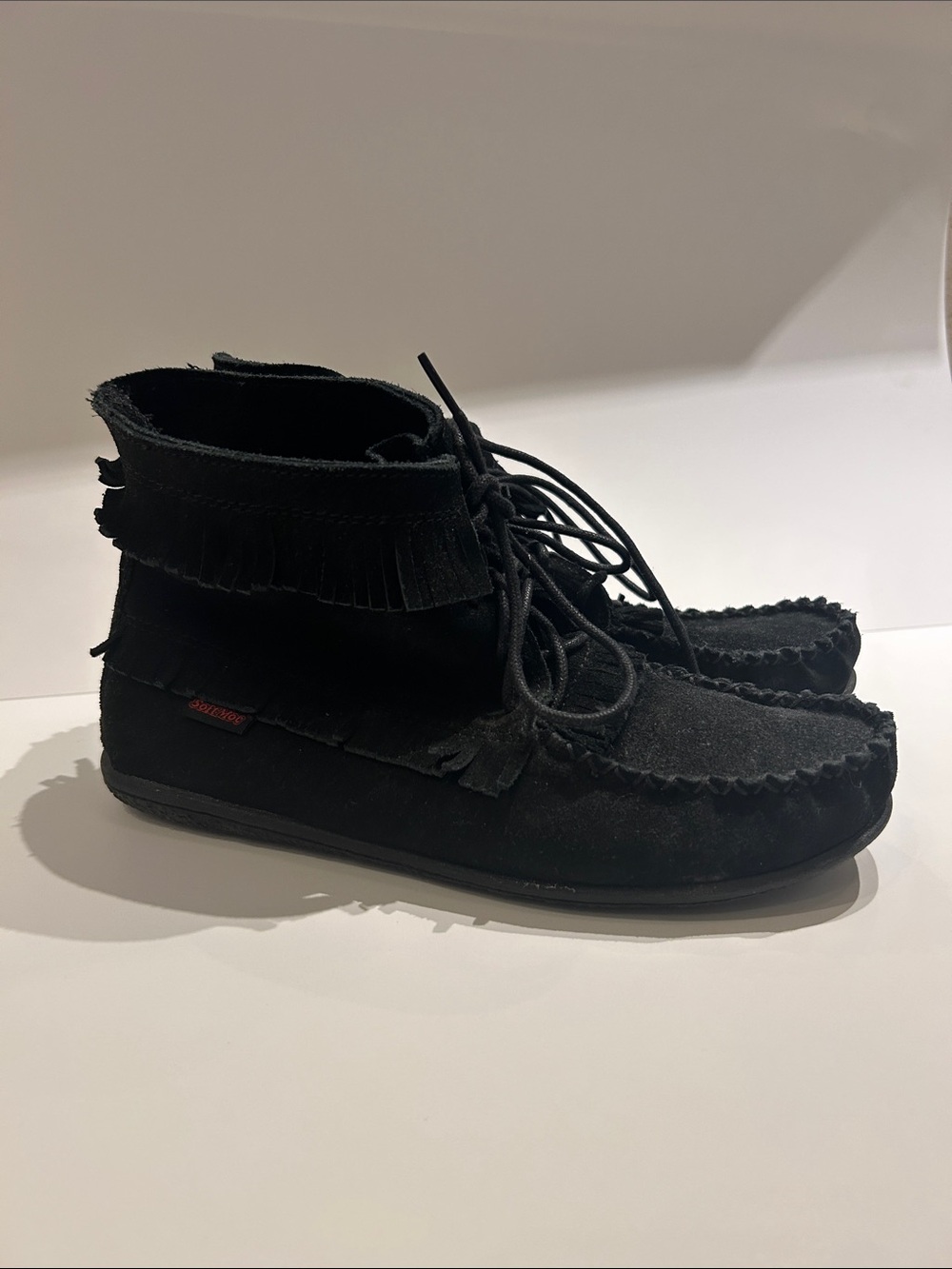 Softmoc black suede ankle boots